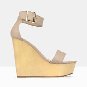 betts gold heels